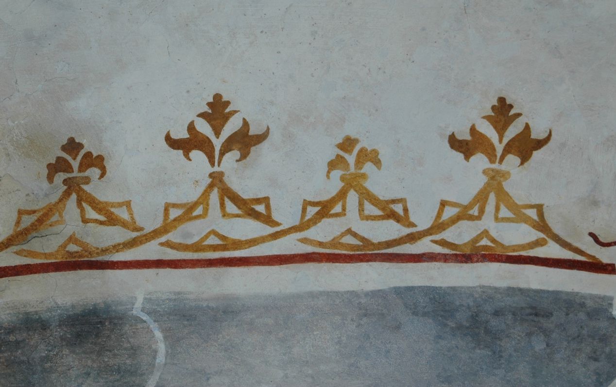 ockerfarbenes Schablonenband nach Retusche